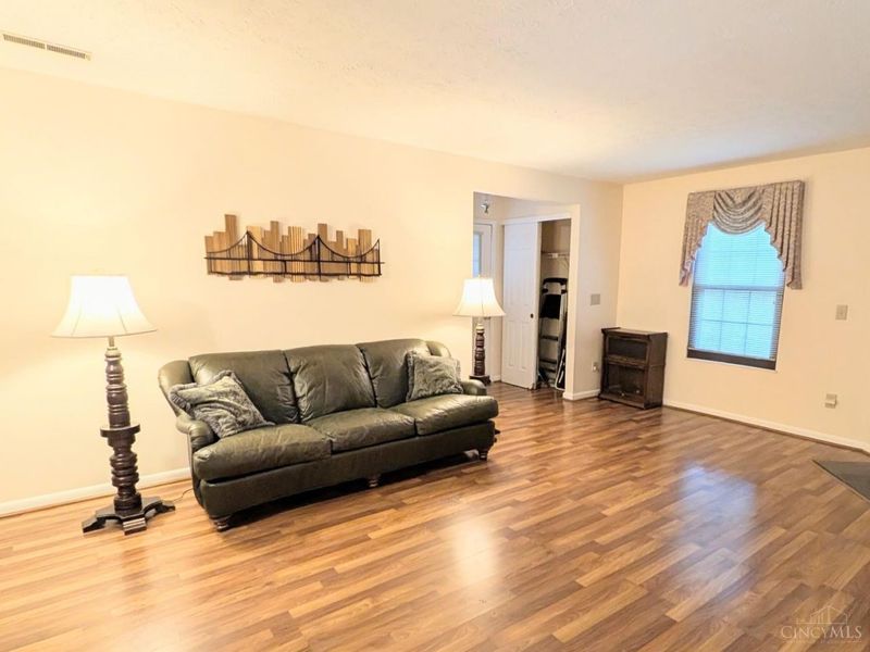 5164 Londonderry Drive, Sharonville, OH 45241 Photo 8