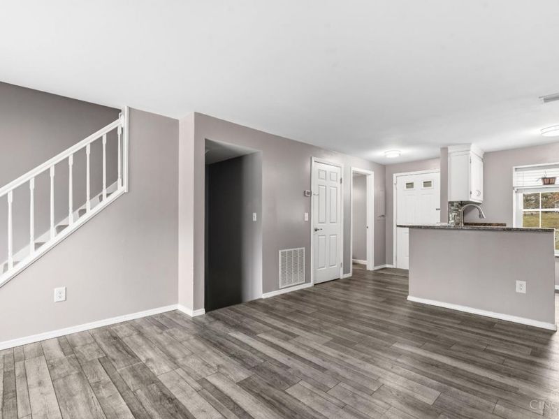 8158 Clove Hitch Court, Maineville, OH 45036 Photo 13