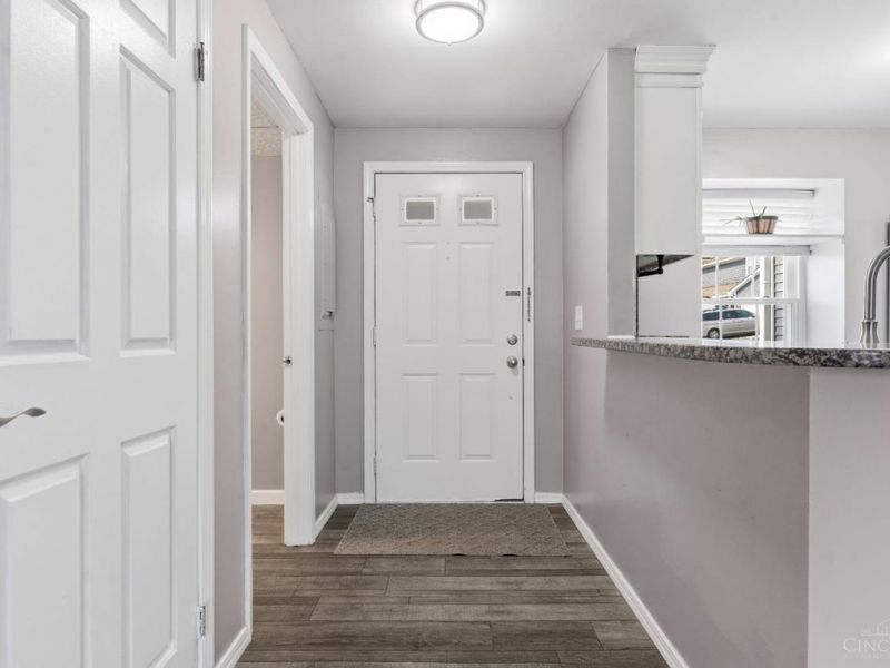 8158 Clove Hitch Court, Maineville, OH 45036 Photo 6