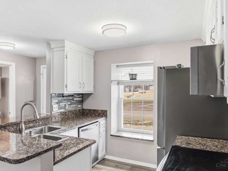 8158 Clove Hitch Court, Maineville, OH 45036 Photo 8