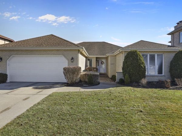 1227 N Ashley Lane, Addison, IL 60101