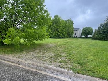 5160 Sandalwood Drive , Grand Blanc, MI 48439