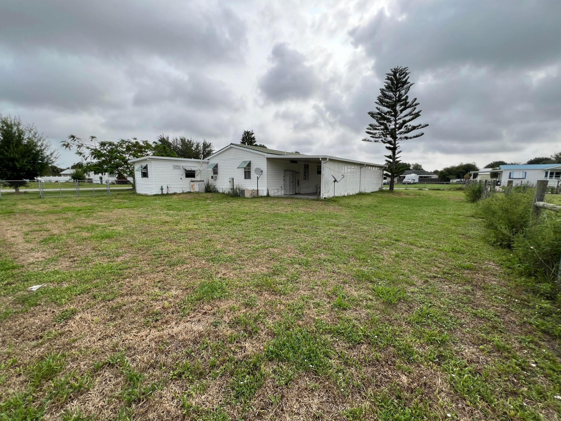 1303 Jordan Loop, Okeechobee, FL 34974 Photo
