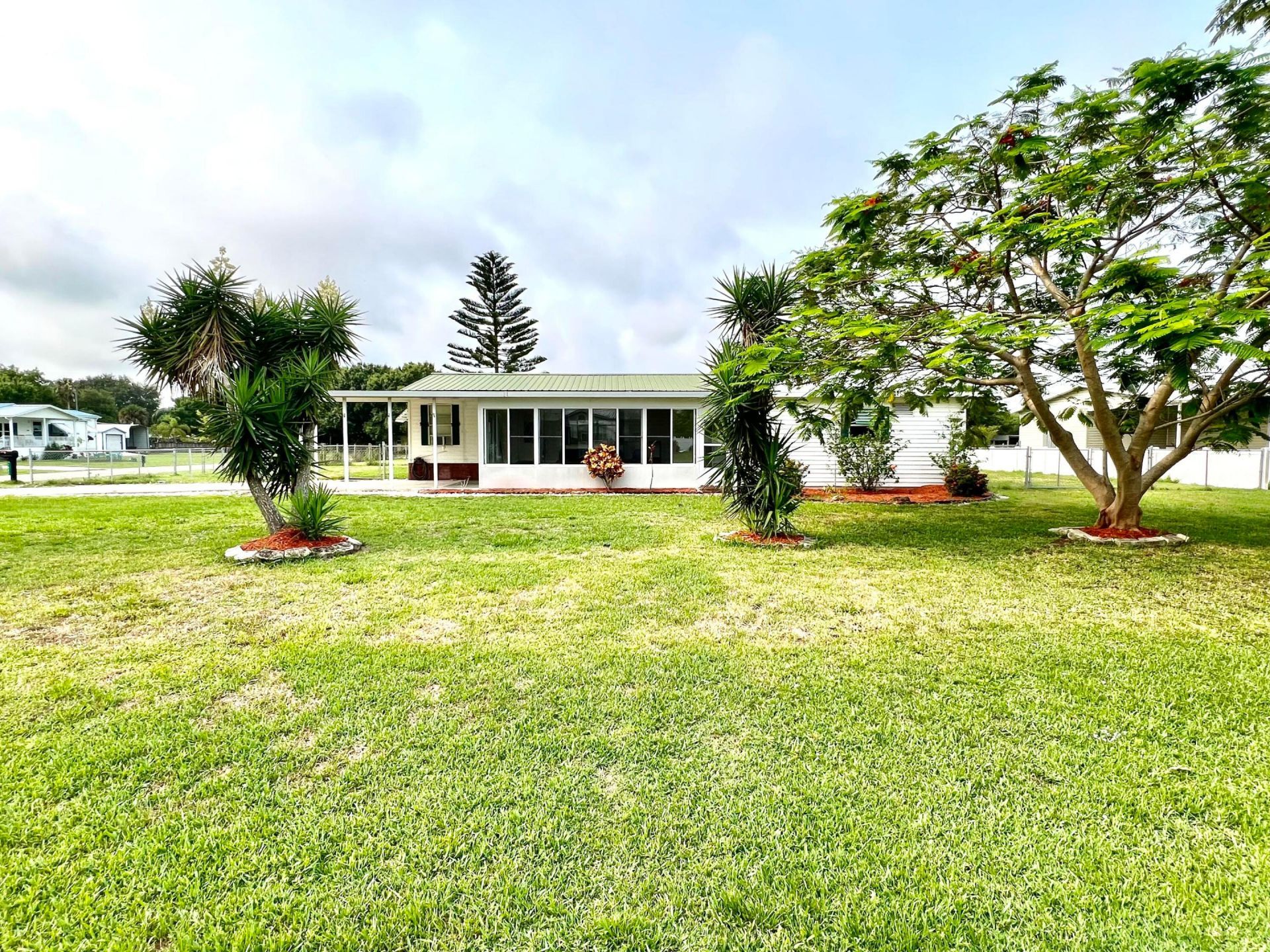 1303 Jordan Loop, Okeechobee, FL 34974 Photo