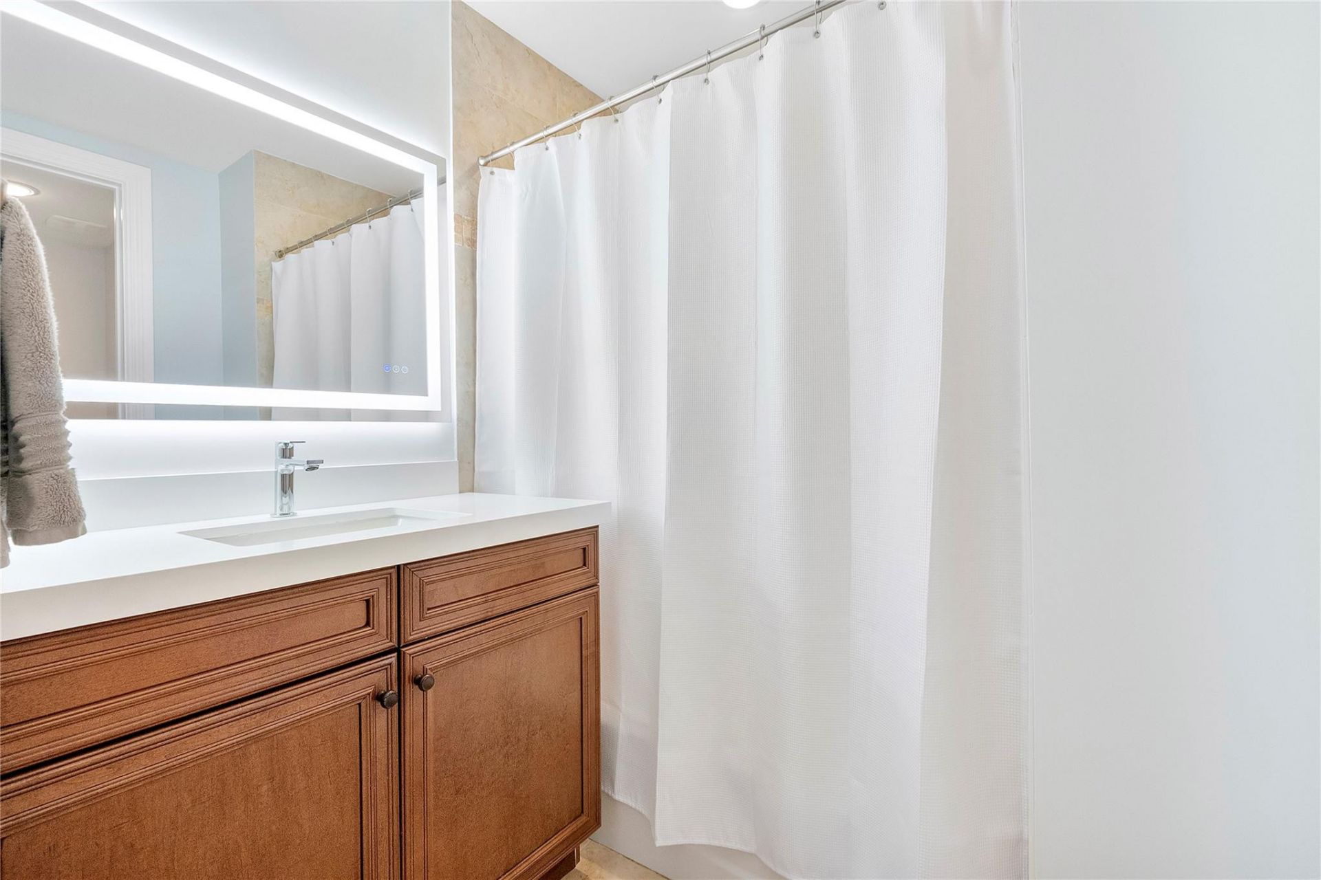 430 NE 7th Avenue, Unit 430, Fort Lauderdale, FL 33301 Photo