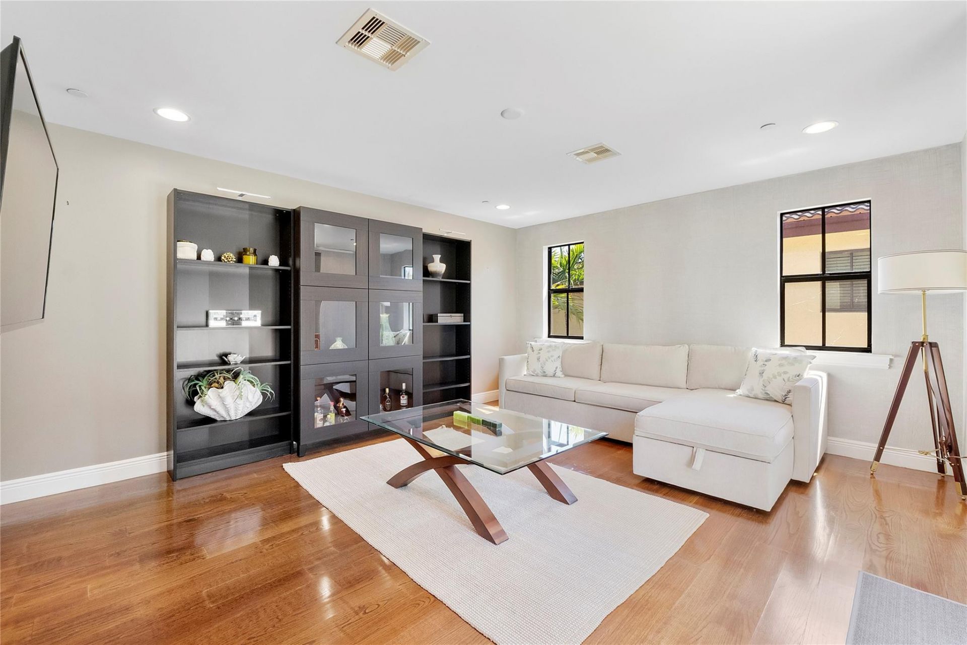 430 NE 7th Avenue, Unit 430, Fort Lauderdale, FL 33301 Photo