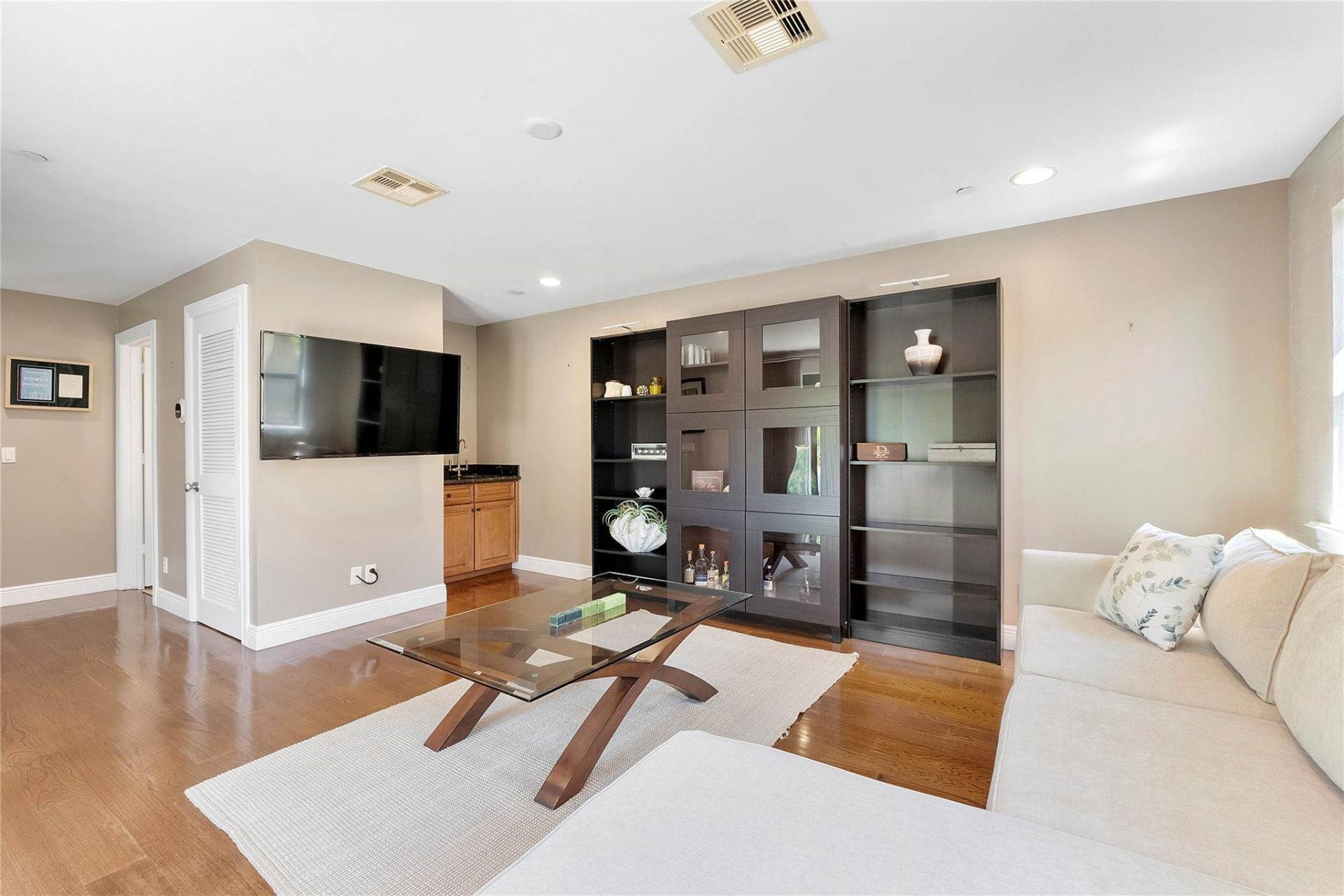 430 NE 7th Avenue, Unit 430, Fort Lauderdale, FL 33301 Photo