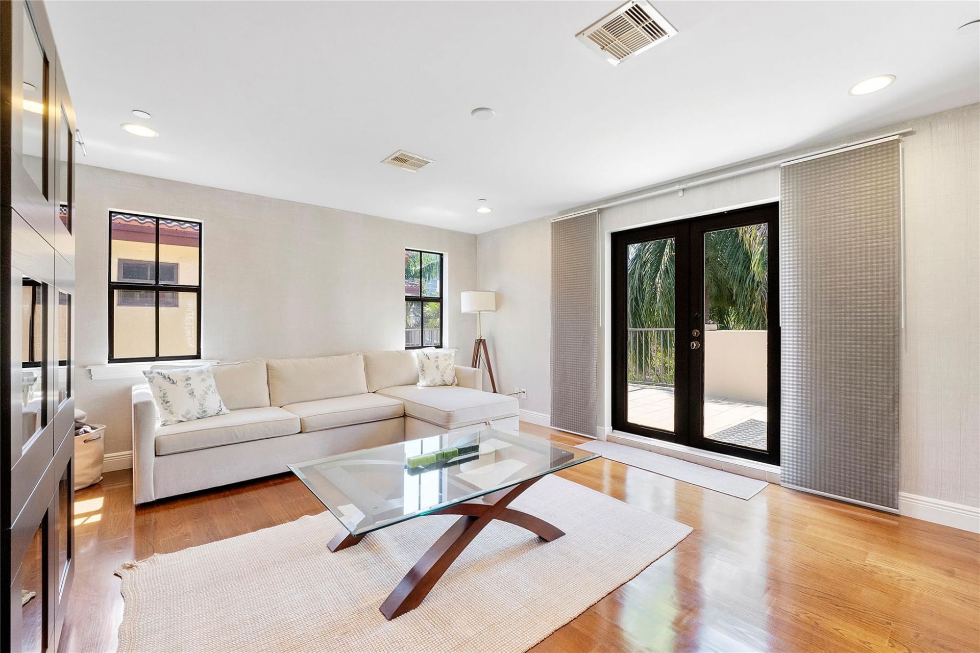 430 NE 7th Avenue, Unit 430, Fort Lauderdale, FL 33301 Photo