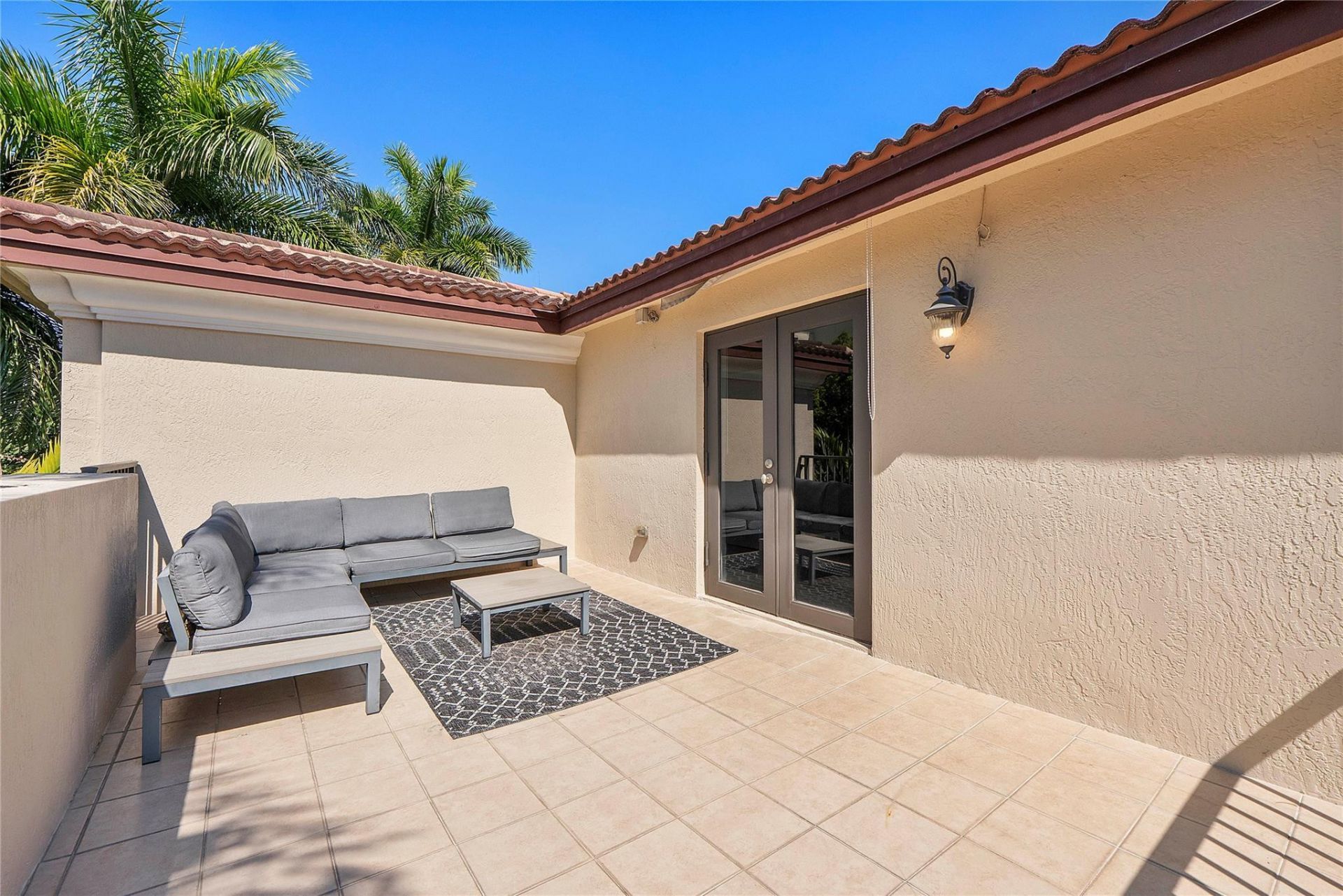 430 NE 7th Avenue, Unit 430, Fort Lauderdale, FL 33301 Photo