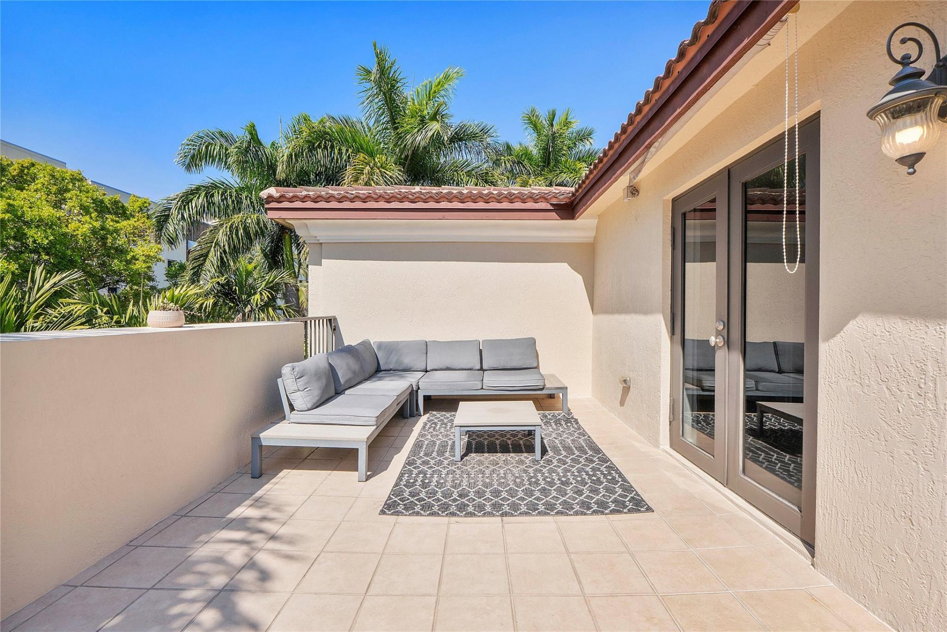 430 NE 7th Avenue, Unit 430, Fort Lauderdale, FL 33301 Photo