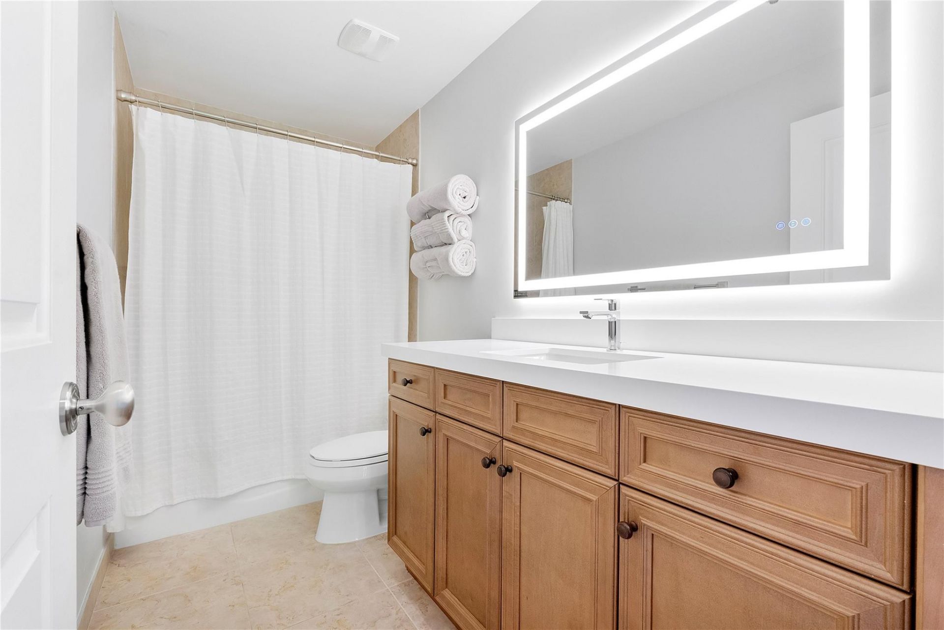 430 NE 7th Avenue, Unit 430, Fort Lauderdale, FL 33301 Photo