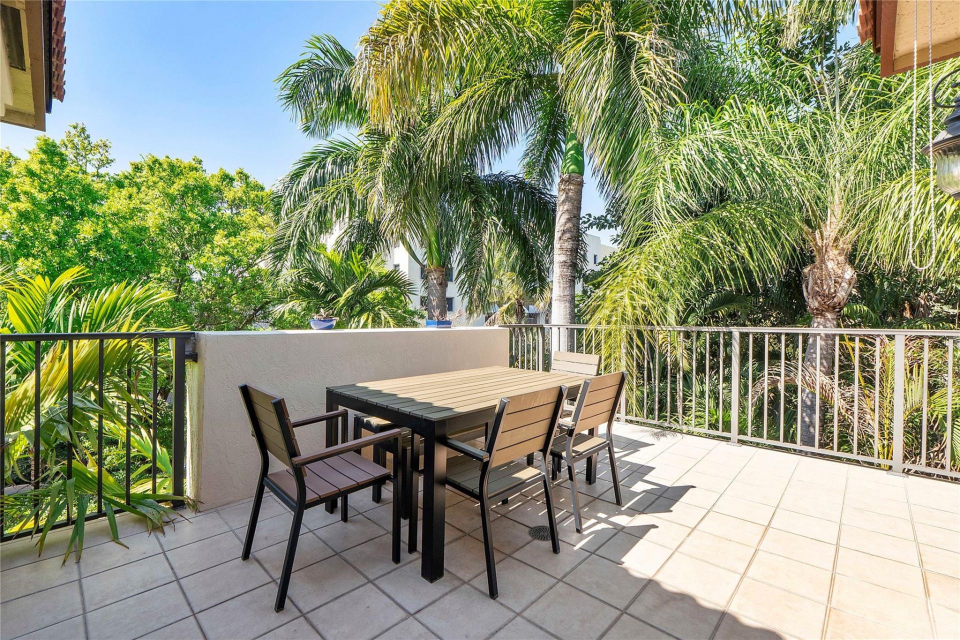 430 NE 7th Avenue, Unit 430, Fort Lauderdale, FL 33301 Photo