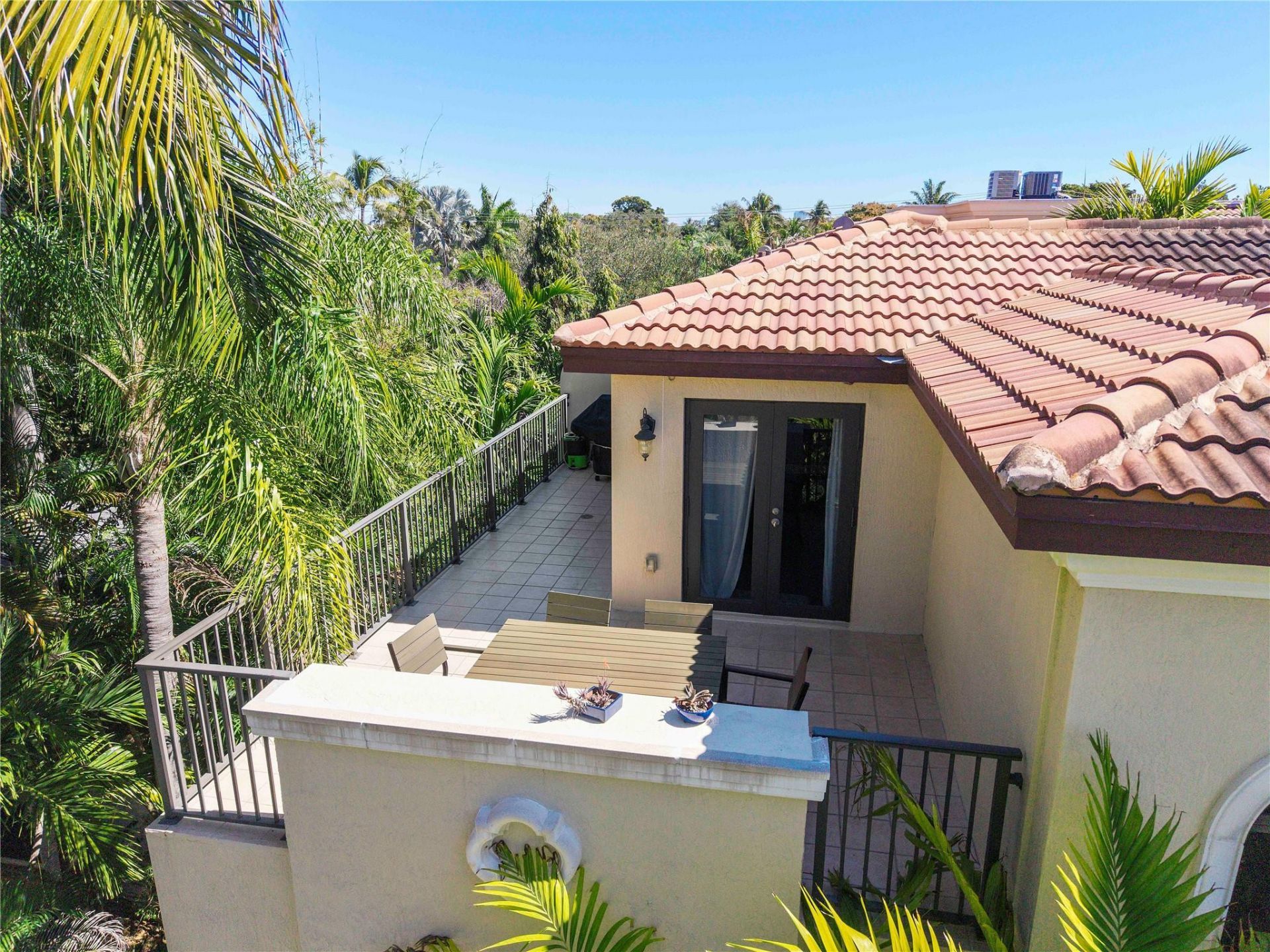 430 NE 7th Avenue, Unit 430, Fort Lauderdale, FL 33301 Photo