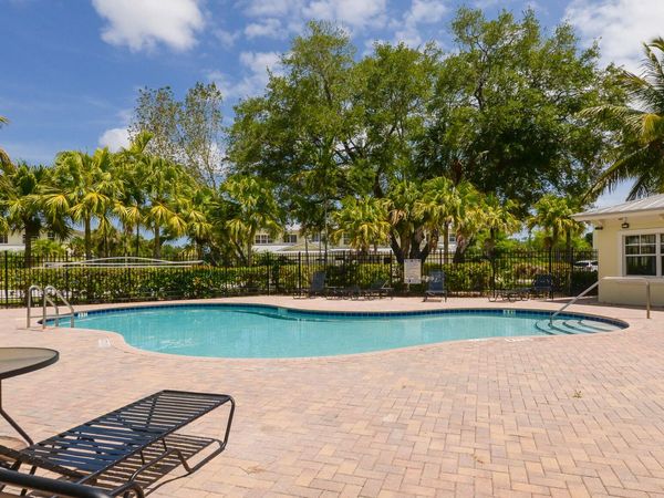 2555 Creekside Drive, Fort Pierce, FL 34981