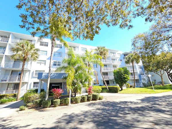 470 Executive Center Drive, Unit 2g, West Palm Beach, FL 33401