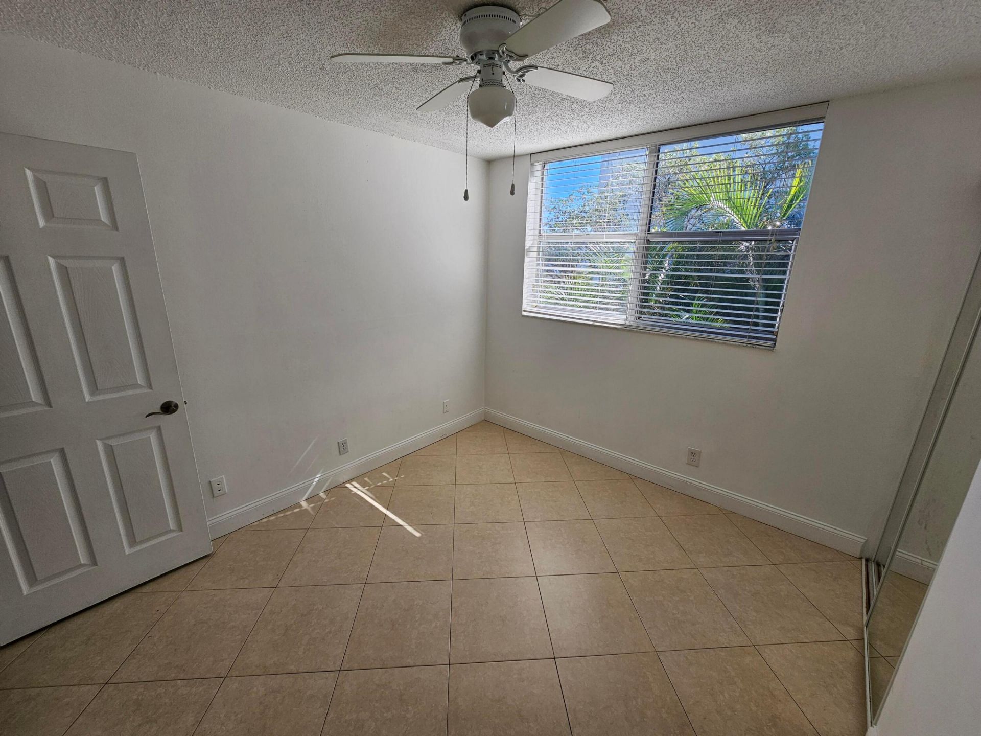 470 Executive Center Drive, Unit 2g, West Palm Beach, FL 33401 Photo
