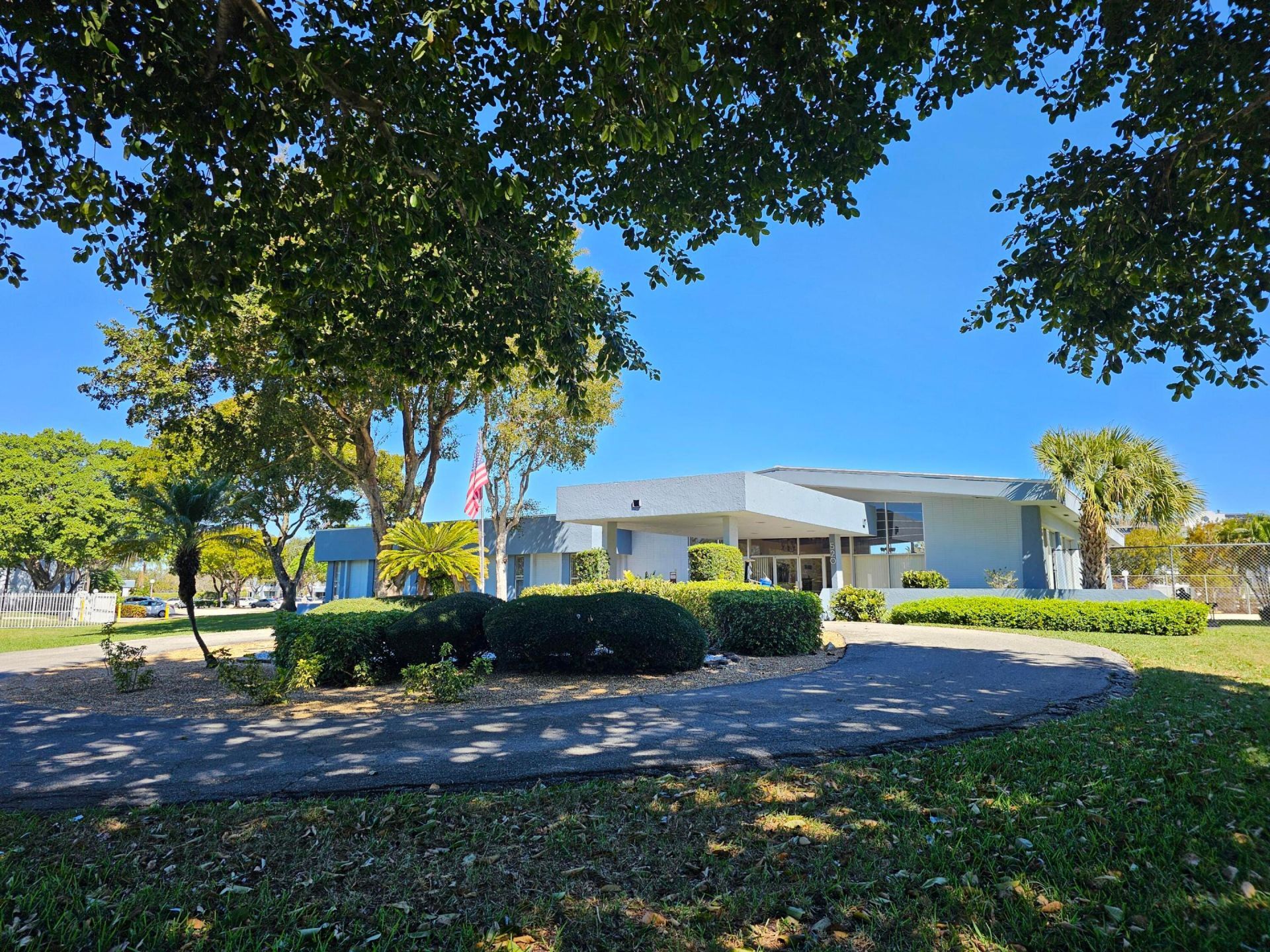 470 Executive Center Drive, Unit 2g, West Palm Beach, FL 33401 Photo