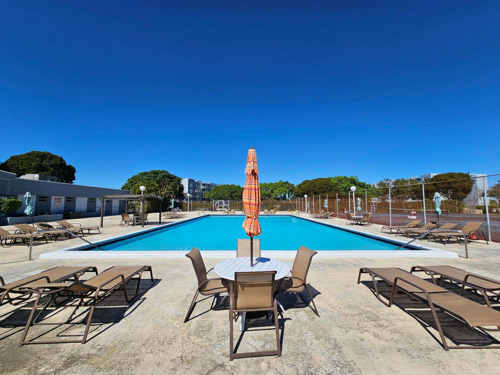 470 Executive Center Drive, Unit 2g, West Palm Beach, FL 33401 Photo