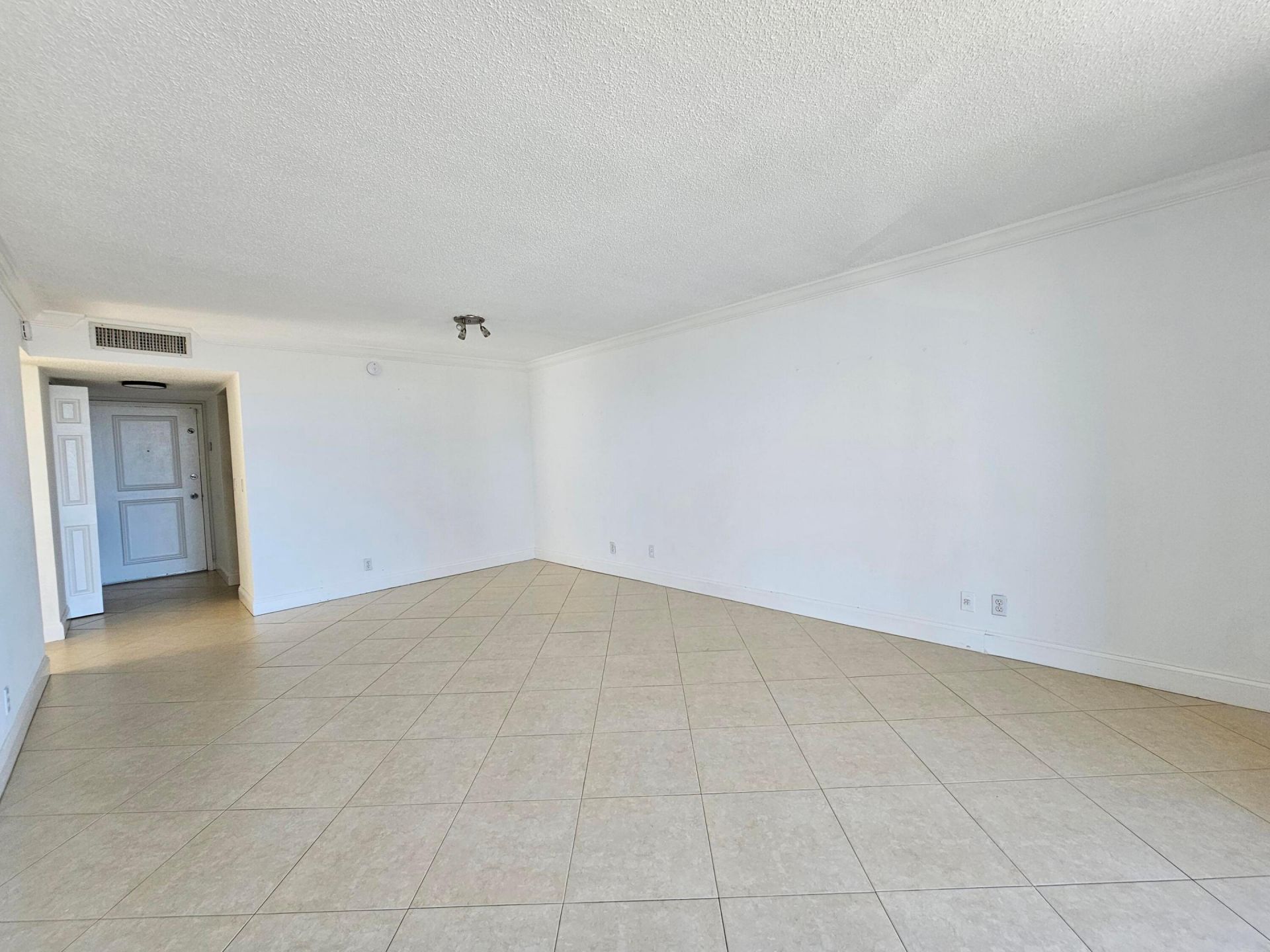 470 Executive Center Drive, Unit 2g, West Palm Beach, FL 33401 Photo