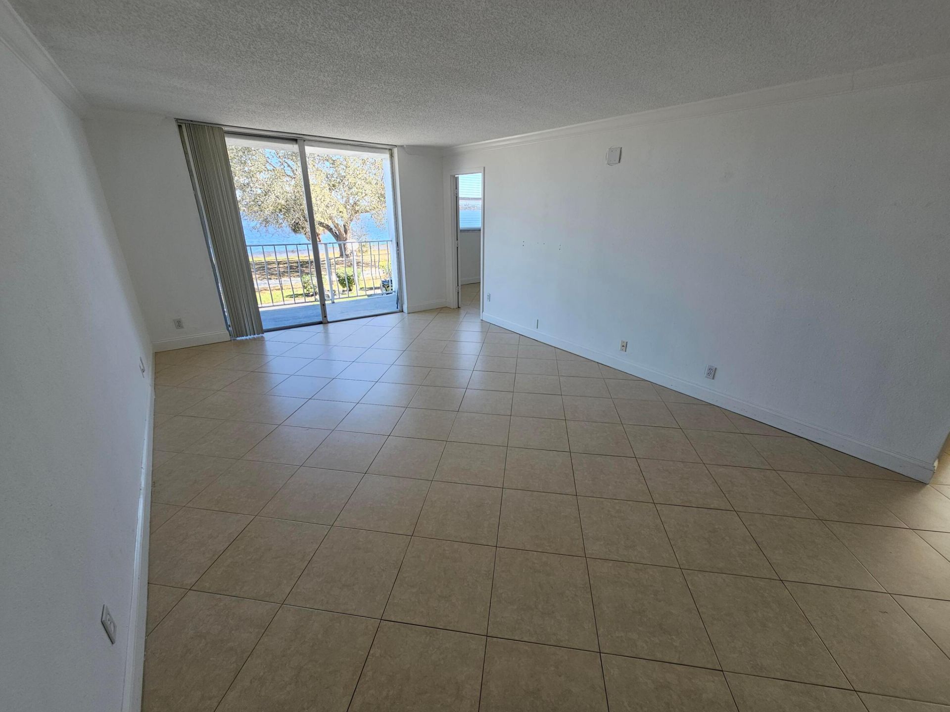 470 Executive Center Drive, Unit 2g, West Palm Beach, FL 33401 Photo