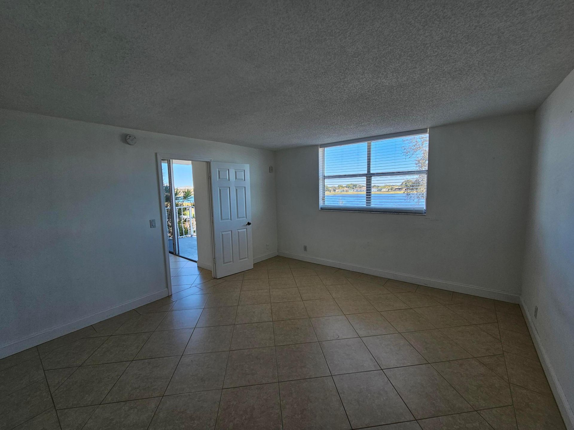 470 Executive Center Drive, Unit 2g, West Palm Beach, FL 33401 Photo
