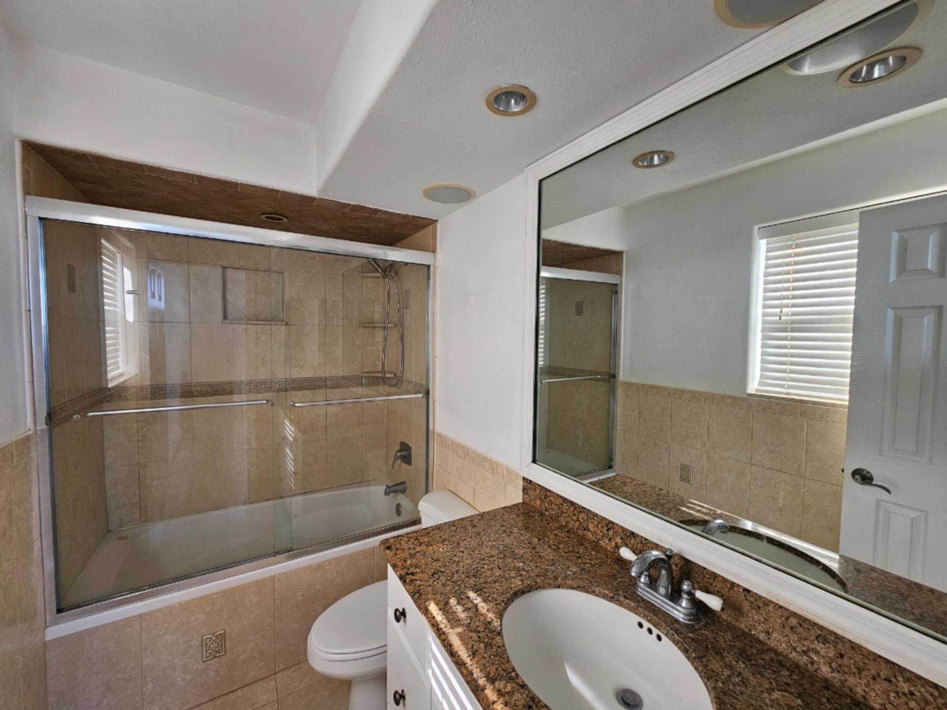 470 Executive Center Drive, Unit 2g, West Palm Beach, FL 33401 Photo