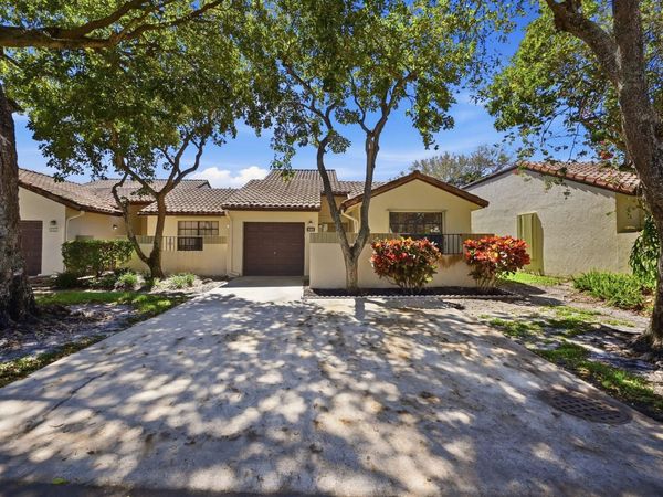 440 Ashwood Place, Boca Raton, FL 33431