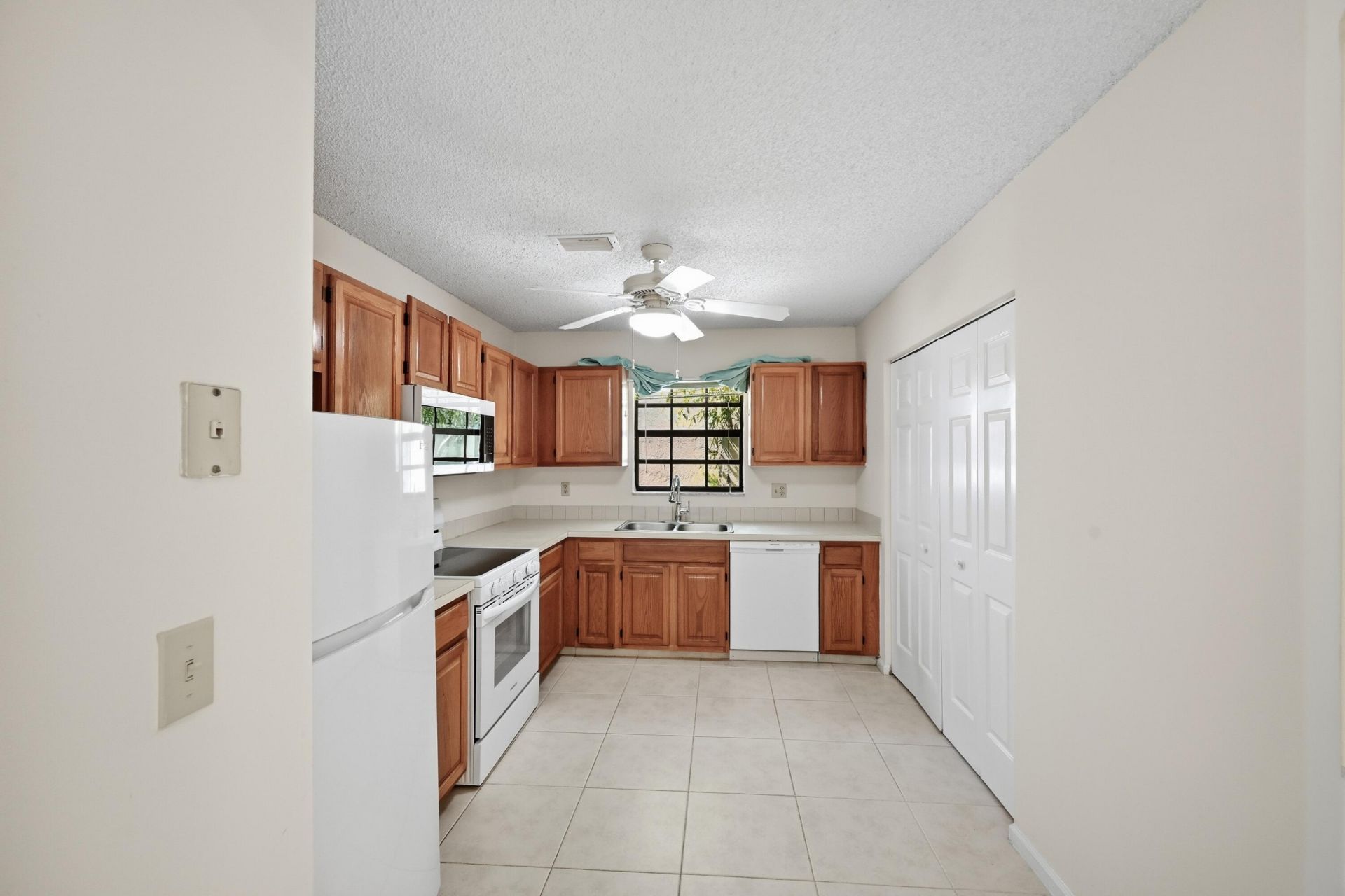 440 Ashwood Place, Boca Raton, FL 33431 Photo