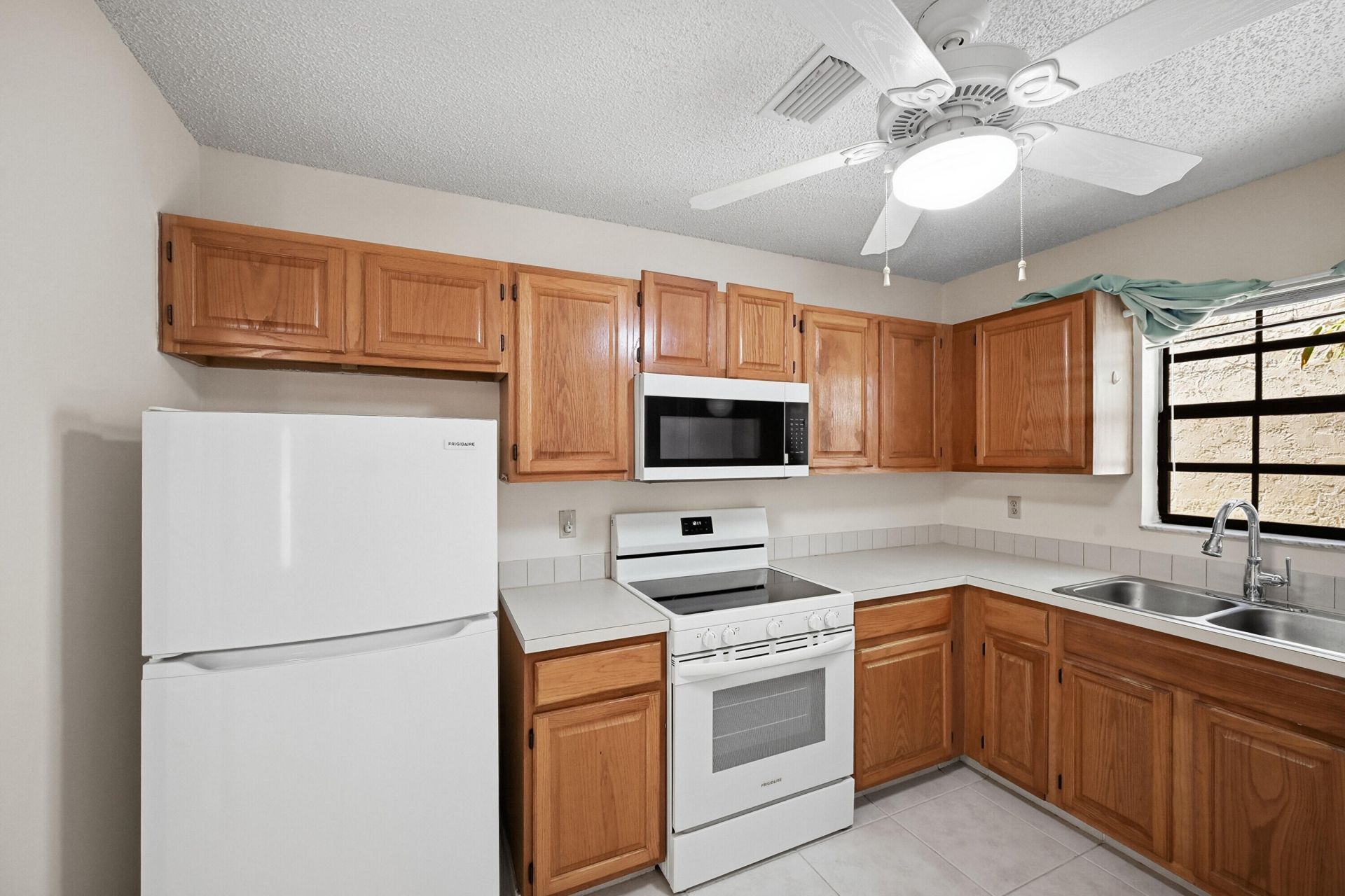 440 Ashwood Place, Boca Raton, FL 33431 Photo