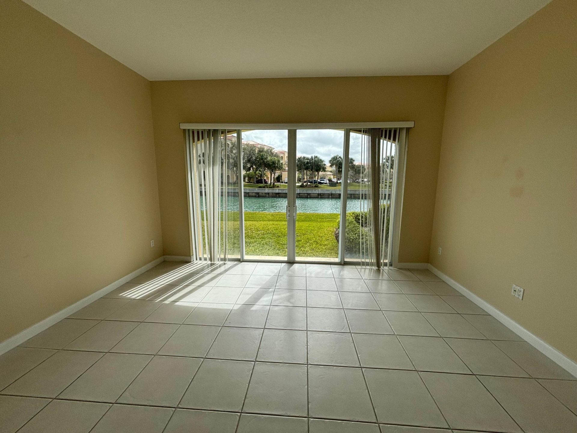 5 Harbour Isle Drive E, Unit 103, Fort Pierce, FL 34949 Photo