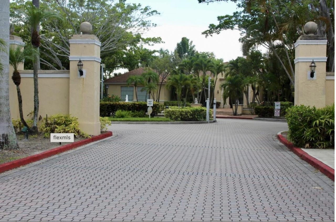 1755 Village Boulevard, Unit 207, West Palm Beach, FL 33409 Photo