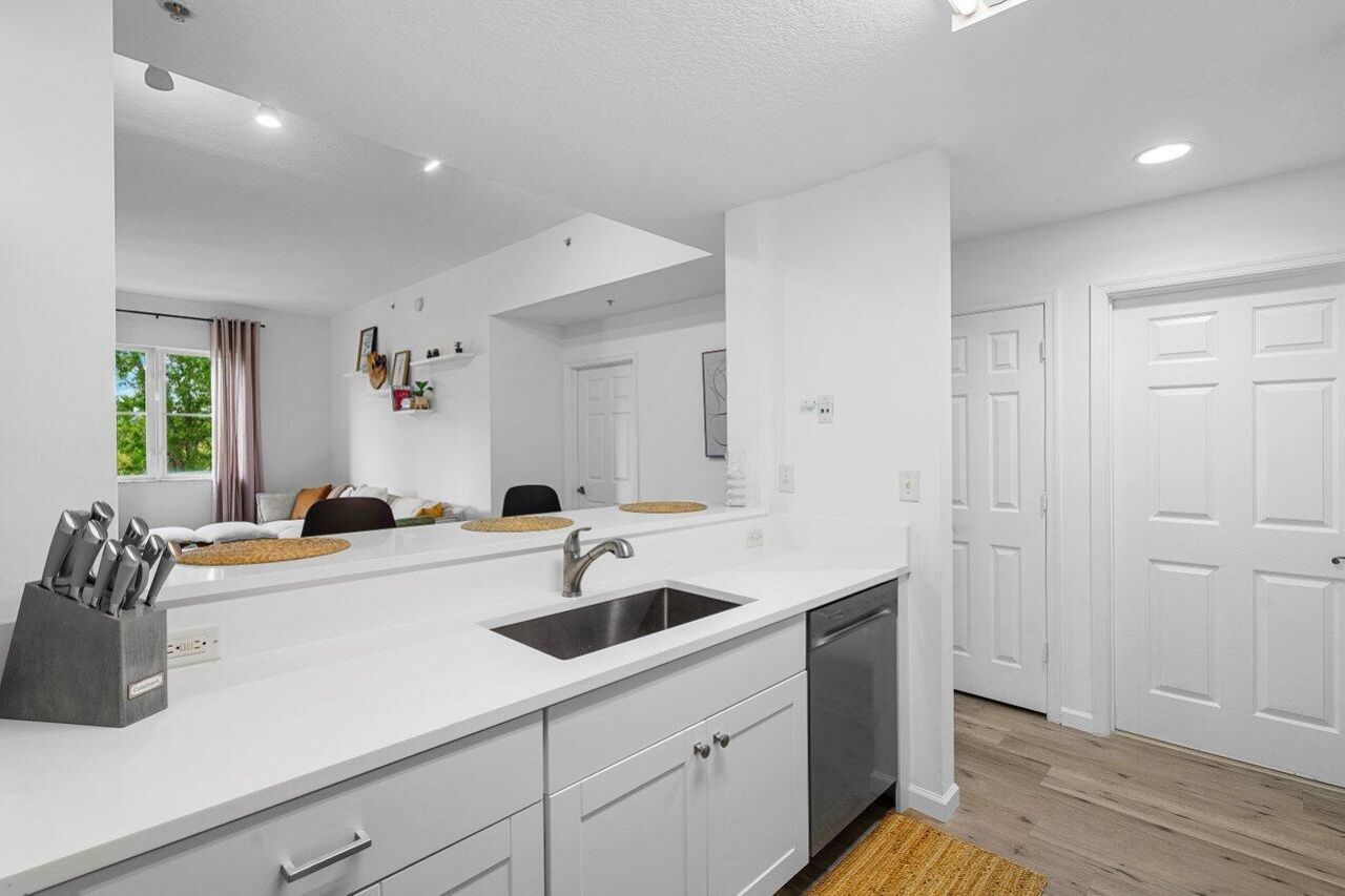 1209 Main Street, Unit 302, Jupiter, FL 33458 Photo