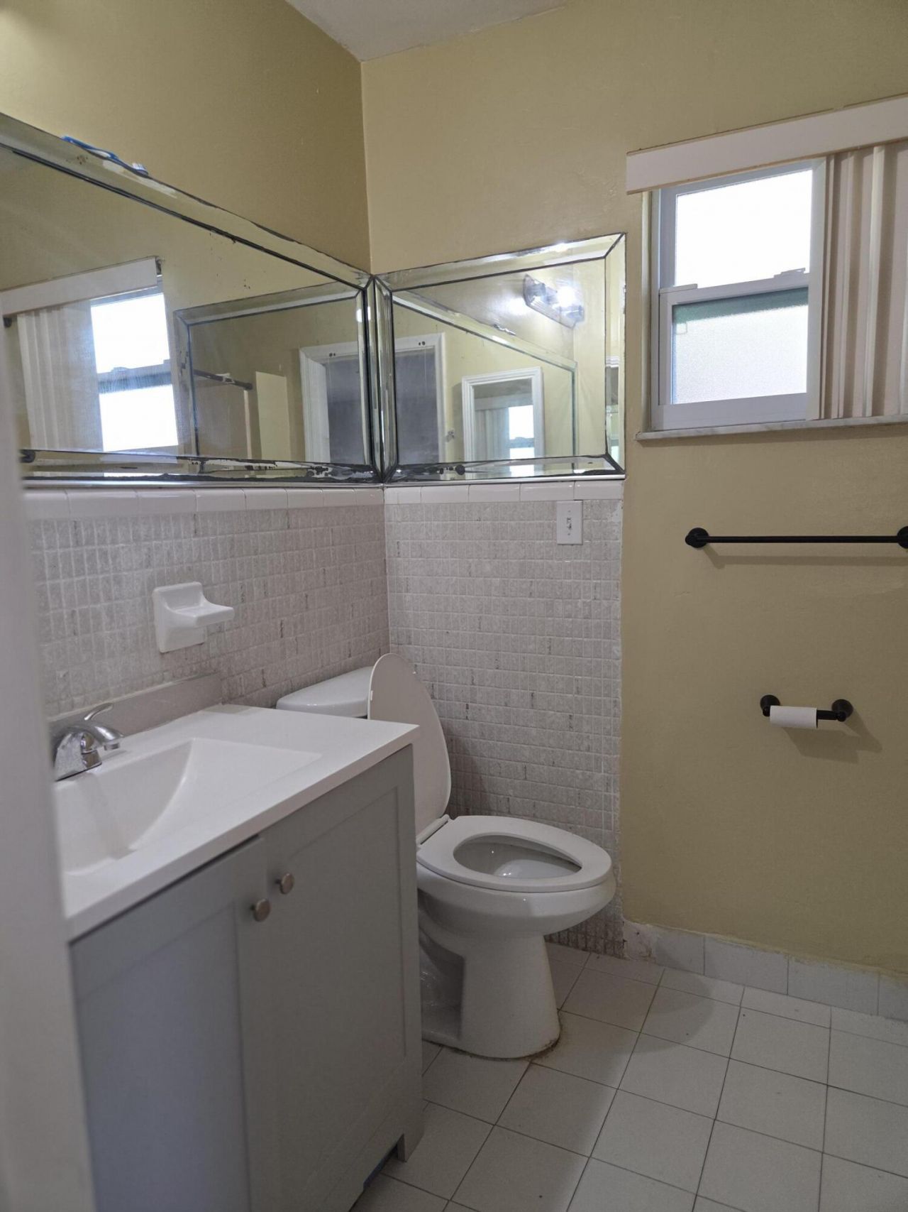 101 NW 188 Street Street, Miami, FL 33169 Photo