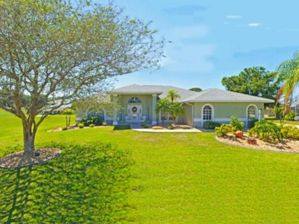 424 Holly Drive, Sebring, FL 33876