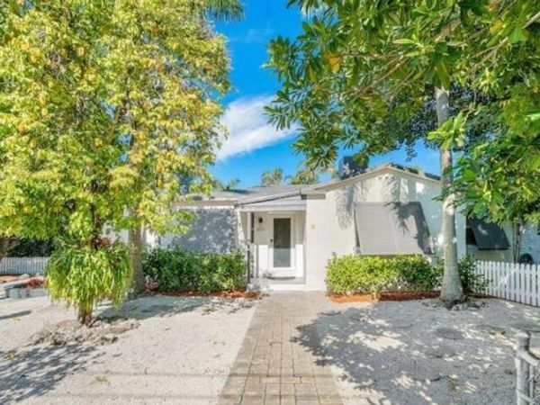 11 SW 4th Street, Delray Beach, FL 33444