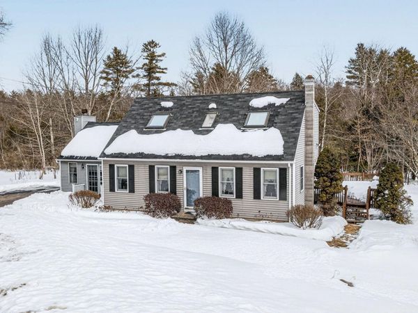 18 Manor View Drive, Raymond, NH 03077