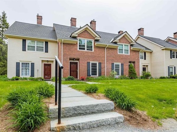 85 Townhouse Way, Unit 14, Woodstock, VT 05091