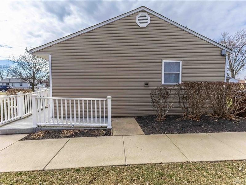 818 Flintridge Drive, Fairborn, OH 45324 Photo 3