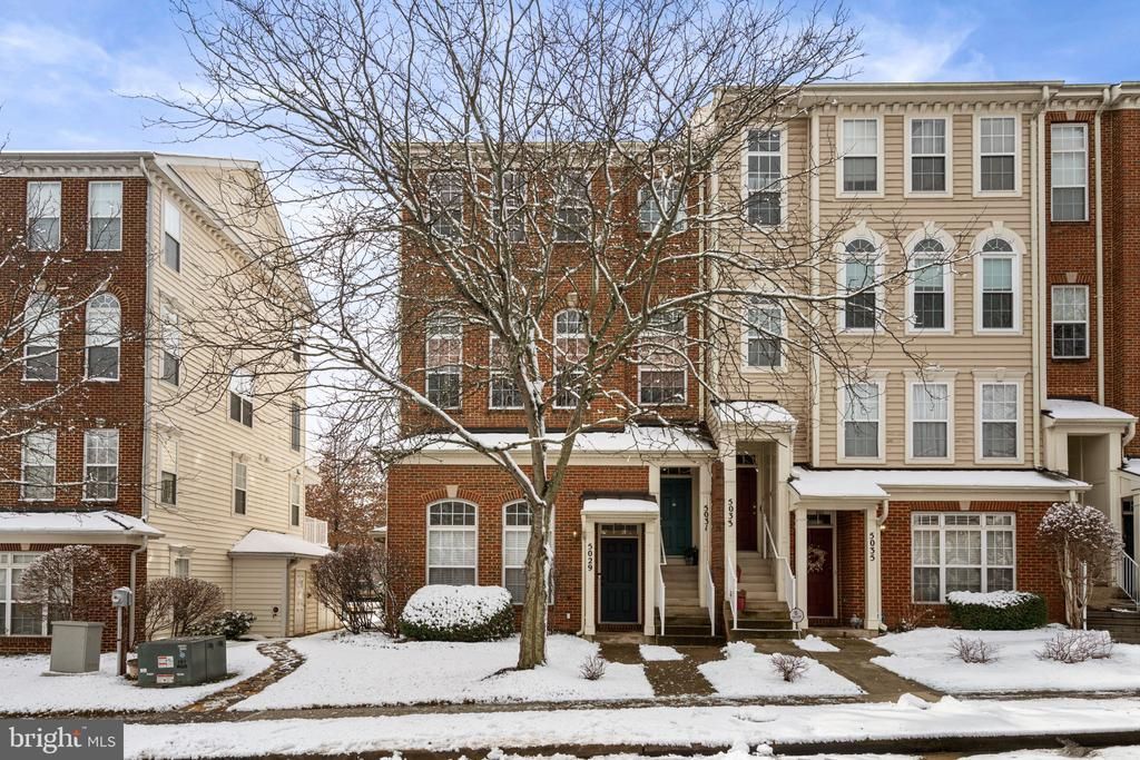 5031 Anchorstone Drive, Unit 5031, Woodbridge, VA 22192 Main Photo