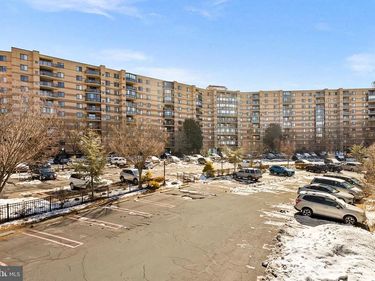 8340 GREENSBORO DRIVE, Unit 118, MCLEAN, VA 22102