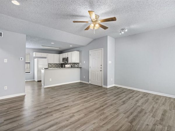 1221 W Hopkins ST, Unit 11, San Marcos, TX 78666