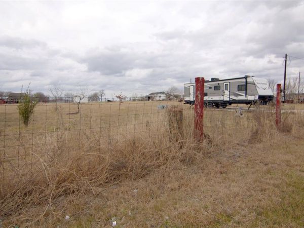 150 Callaway CT, Lockhart, TX 78644