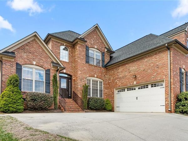 6003 Red Oak Court, Kernersville, NC 27284