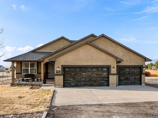 1140 W Shenandoah Dr, Pueblo West, CO 81007