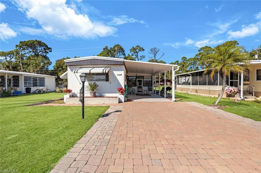 27570 Hoenie Dr, Bonita Springs, FL 34135 Photo