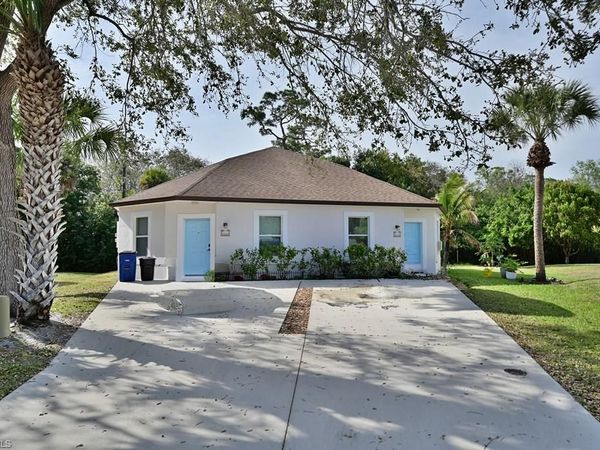 8510 Tamara CT, BONITA SPRINGS, FL 34135