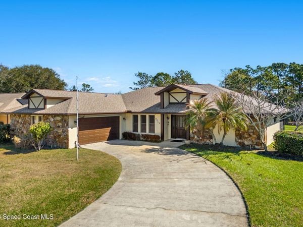 2213 Woodlawn Circle, Melbourne, FL 32934