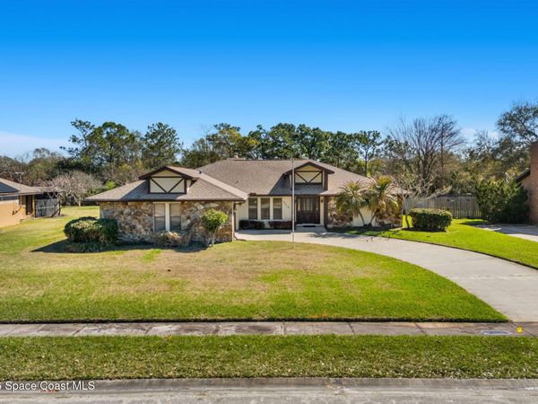 2213 Woodlawn Circle, Melbourne, FL 32934