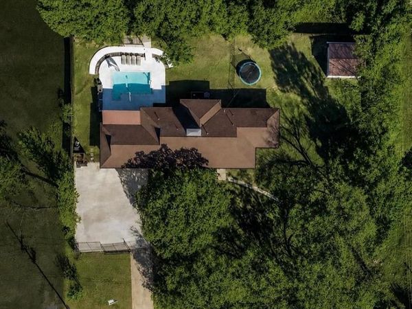 300 W College Avenue, Alvarado, TX 76009