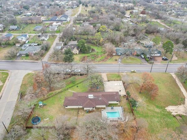 300 W College Avenue, Alvarado, TX 76009
